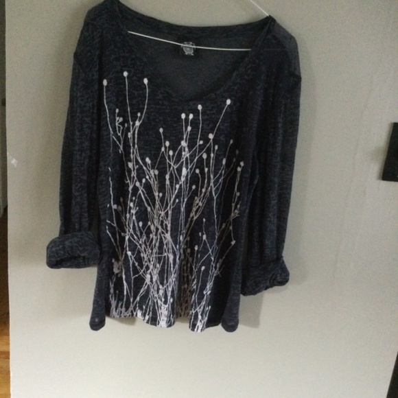 Avalove V-Neck Sheer “Trees” Tee - Picture 3 of 4